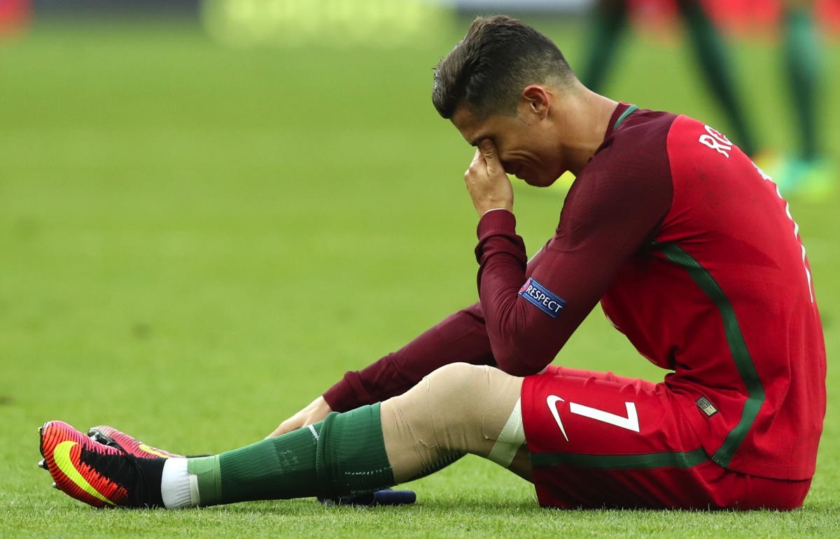 Bao Tay Ban Nha dua tin Ronaldo dang bi tram cam hinh anh