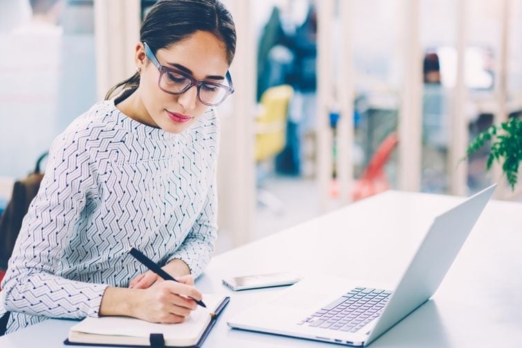 6 buoc ren luyen tu duy bang tieng Anh hinh anh