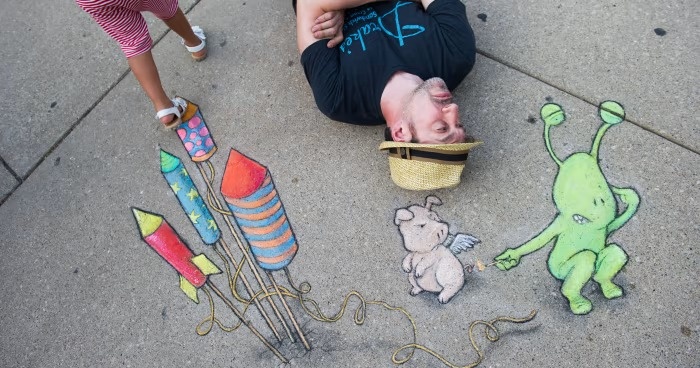 Nghe si ve graffiti lam dep cho nhung con pho hinh anh