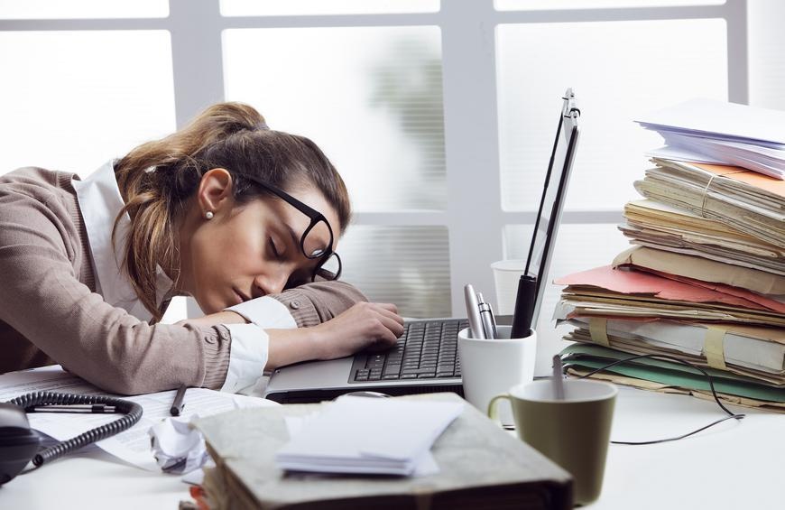 Tai sao chung ta luon met moi vao buoi chieu? hinh anh