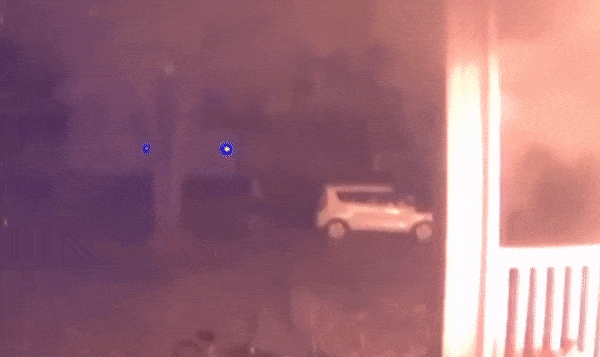 Nho re nham duong, tai xe cuu mot gia dinh khoi dam chay hinh anh