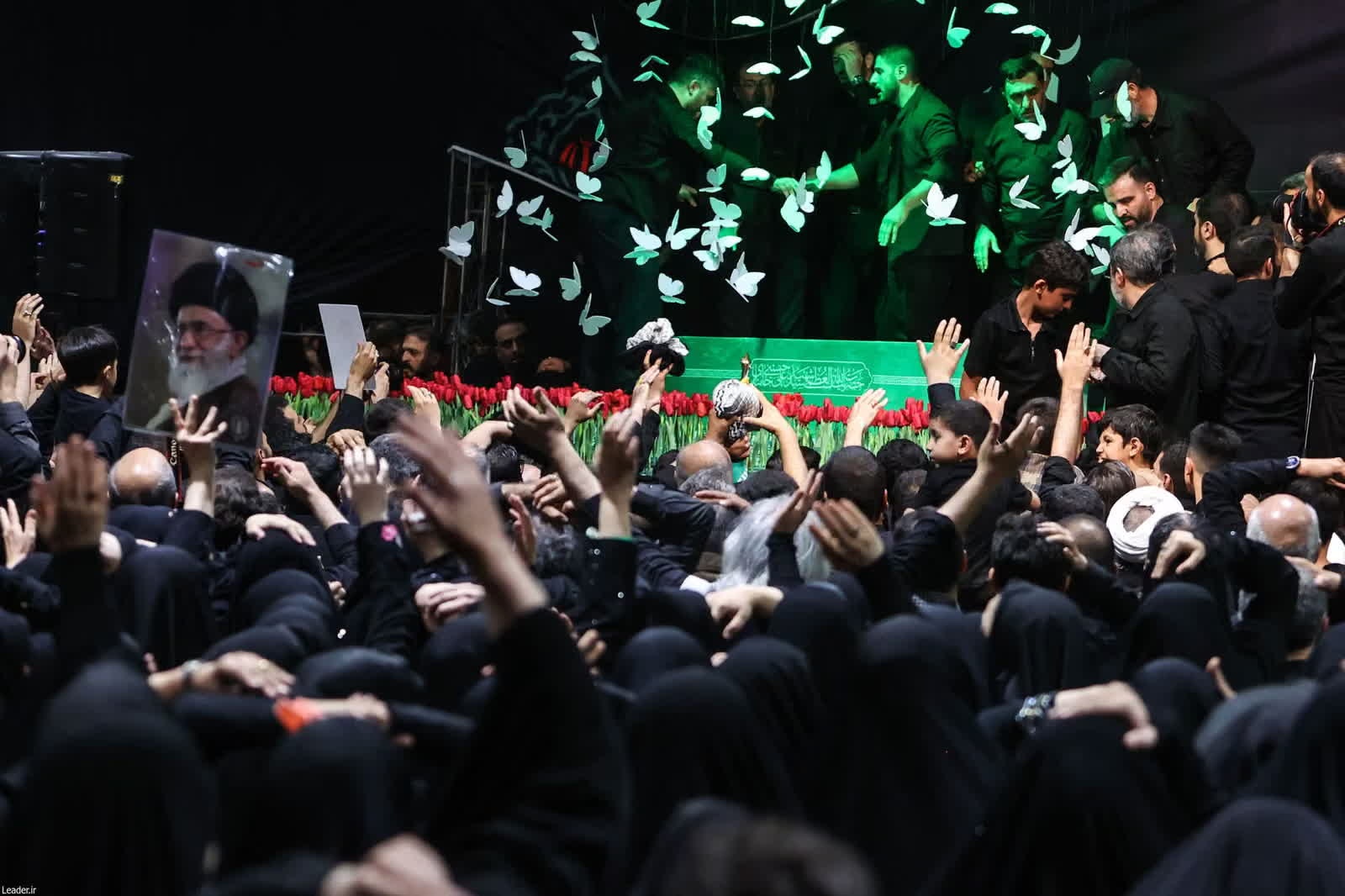 Iran,  Ali Khamenei,  le vieng anh 1