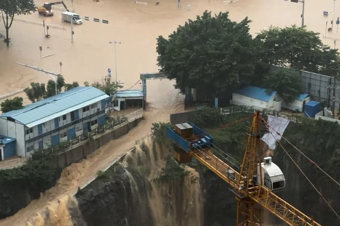 Vo ho chua, Nam Ninh bao dong lu lon nhat lich su hinh anh