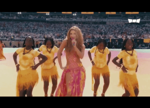 Đằng sau vóc dáng bốc lửa của Shakira