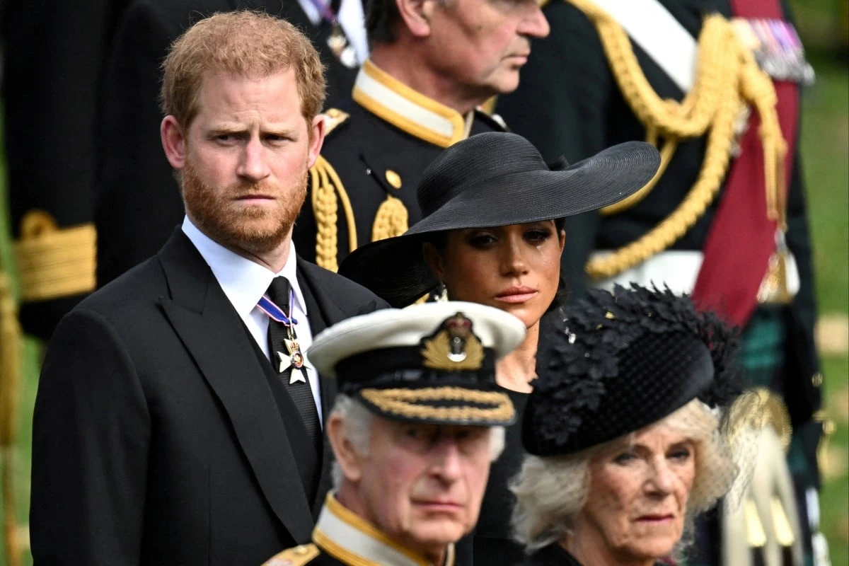 Gia đình Hoàng tử Harry tái ngộ Vua Charles III