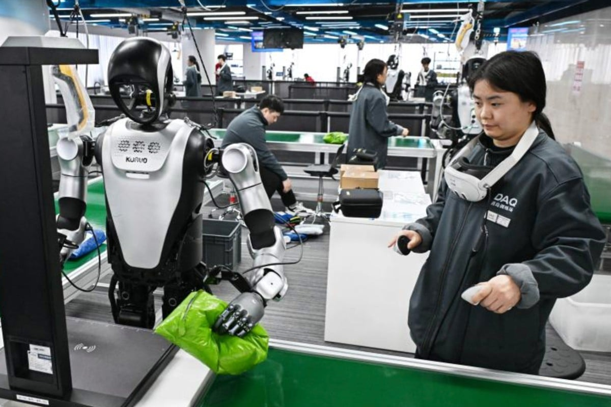 Nghề huấn luyện robot nở rộ ở Trung Quốc