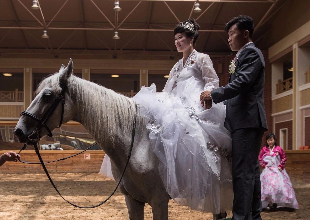 Cuoc song cua nguoi giau o Trieu Tien hinh anh