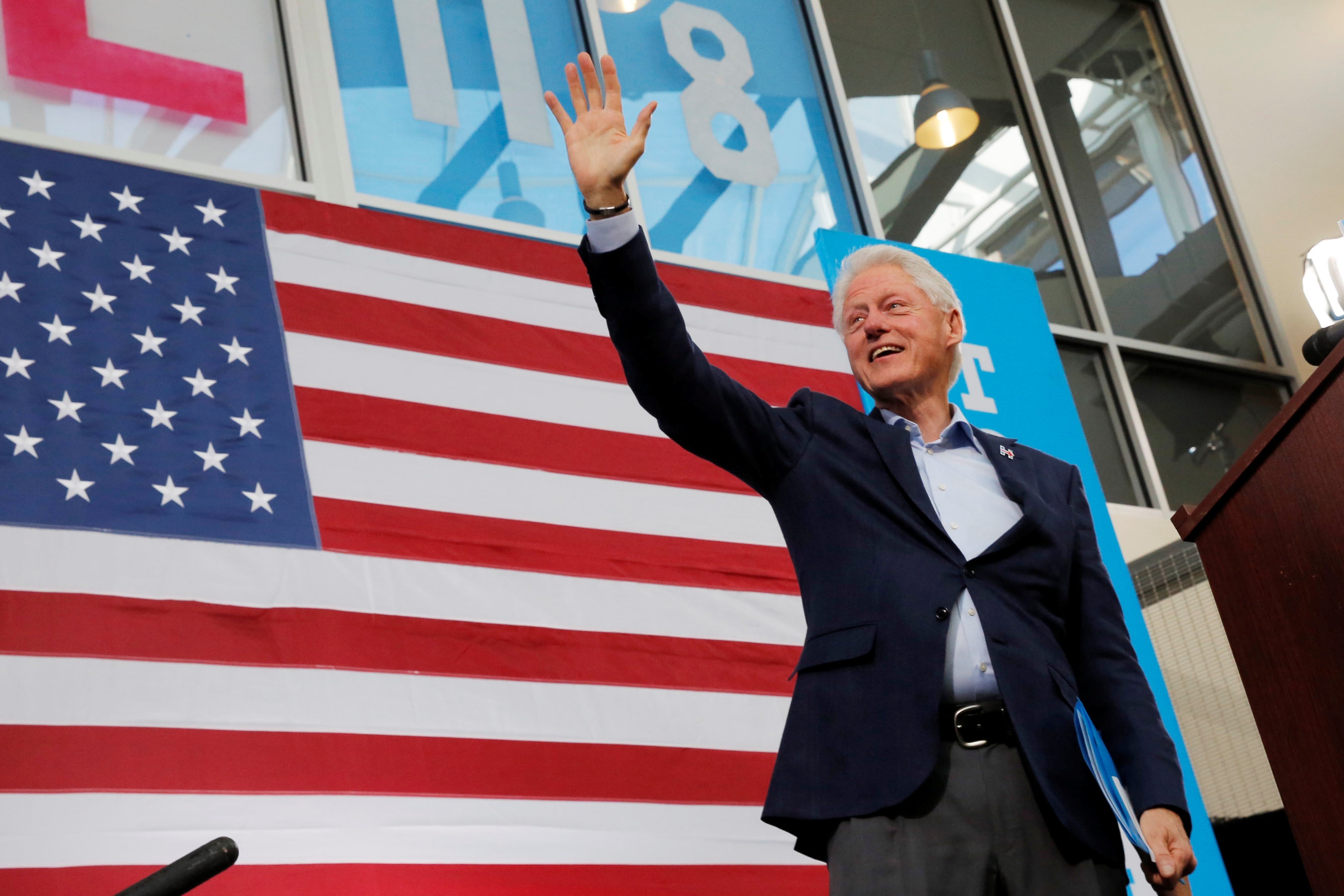 Bill Clinton tro lai Nha Trang anh 3