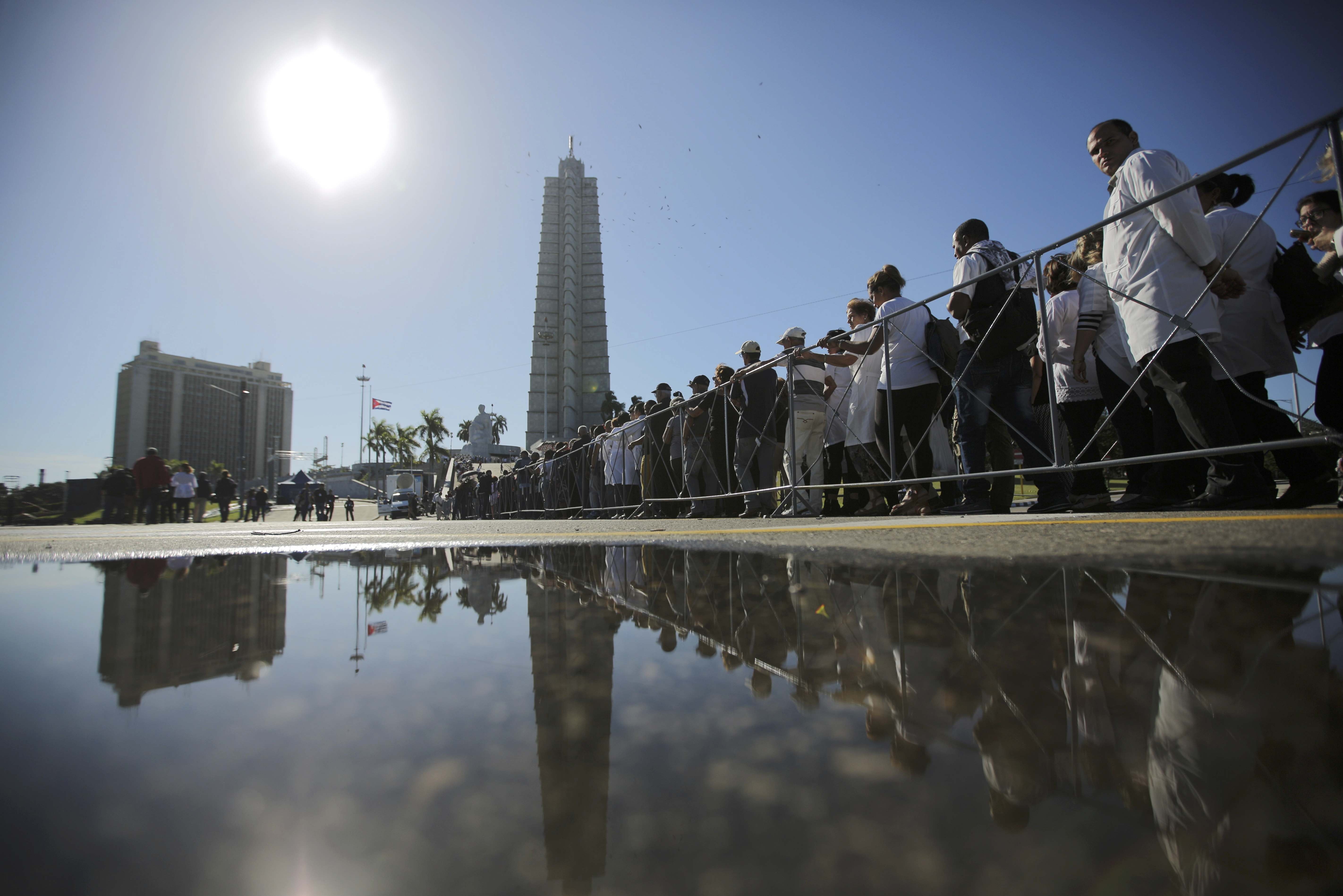 Fidel Castro qua doi anh 3
