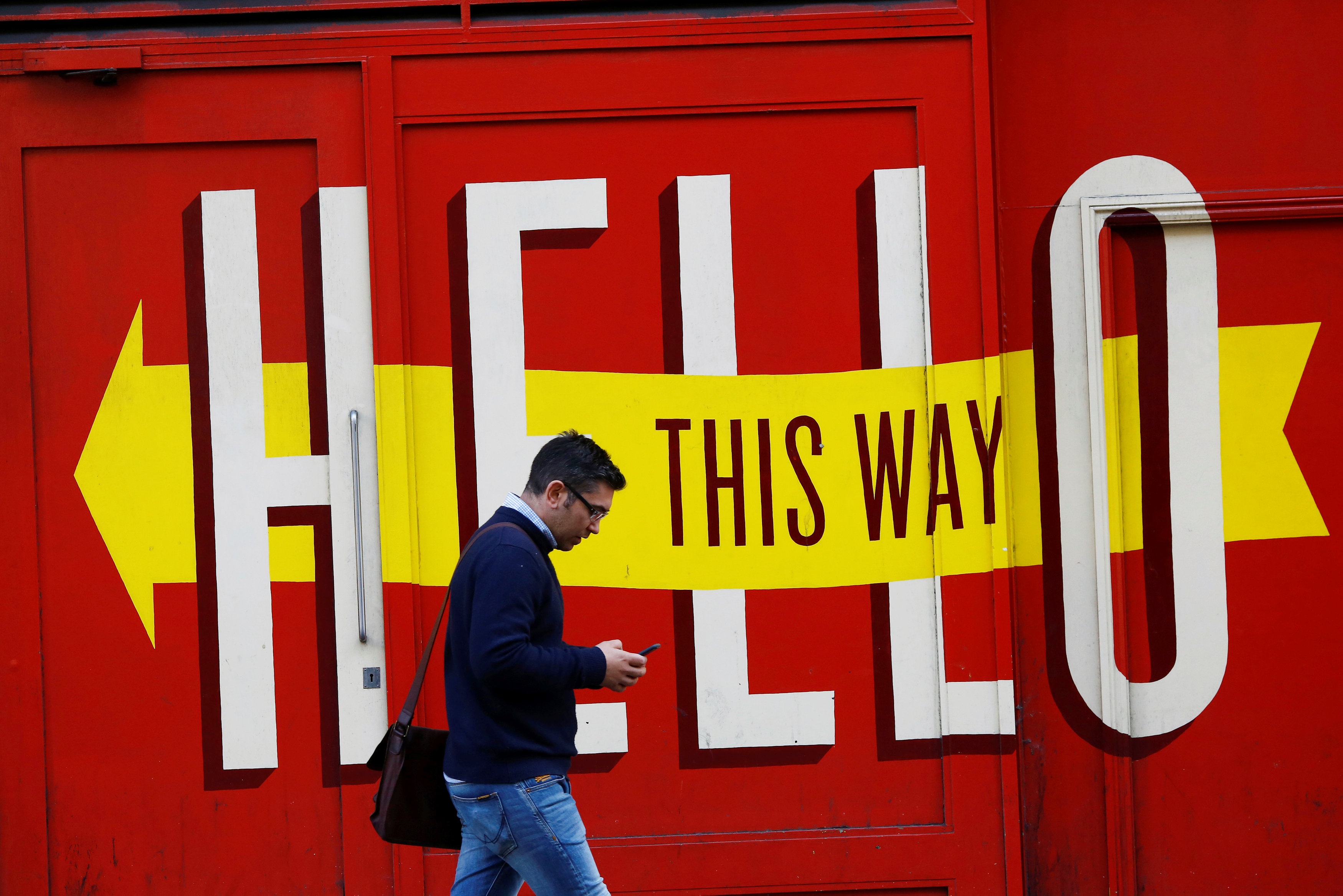 nghien dien thoai di dong anh 1