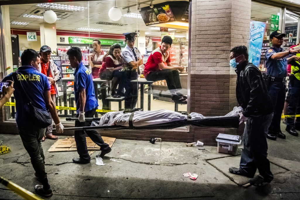 Chong ma tuy o Philippines: 'Ho giet chung toi nhu thu vat' hinh anh