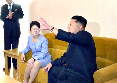 Vo chong Kim Jong Un cham lo doi song tri thuc Trieu Tien hinh anh