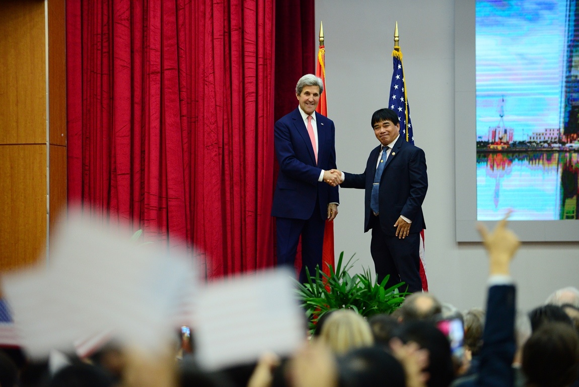 John Kerry đến TP.HCM ảnh 3 John Kerry den TP.HCM anh 3