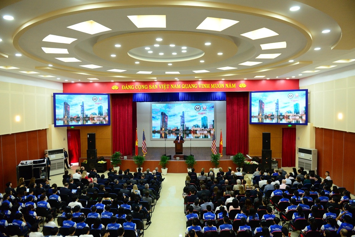 John Kerry đến TP.HCM ảnh 2 John Kerry den TP.HCM anh 2