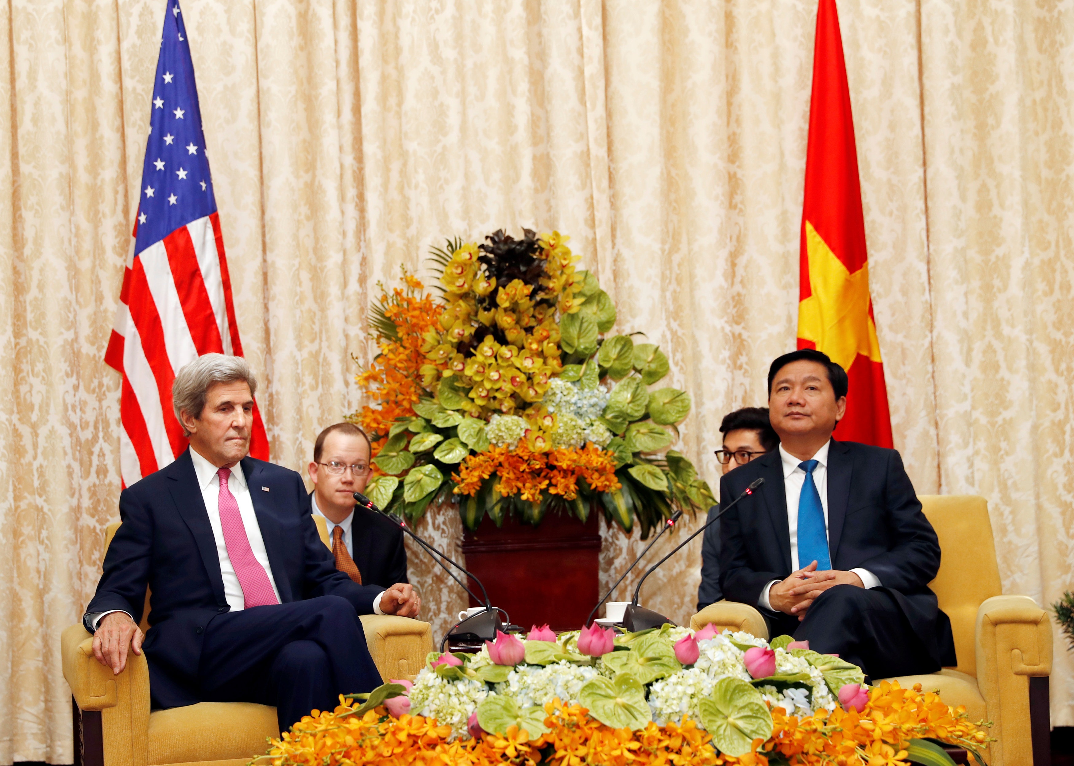 Buoi chieu tat bat cua Ngoai truong John Kerry o TP.HCM hinh anh
