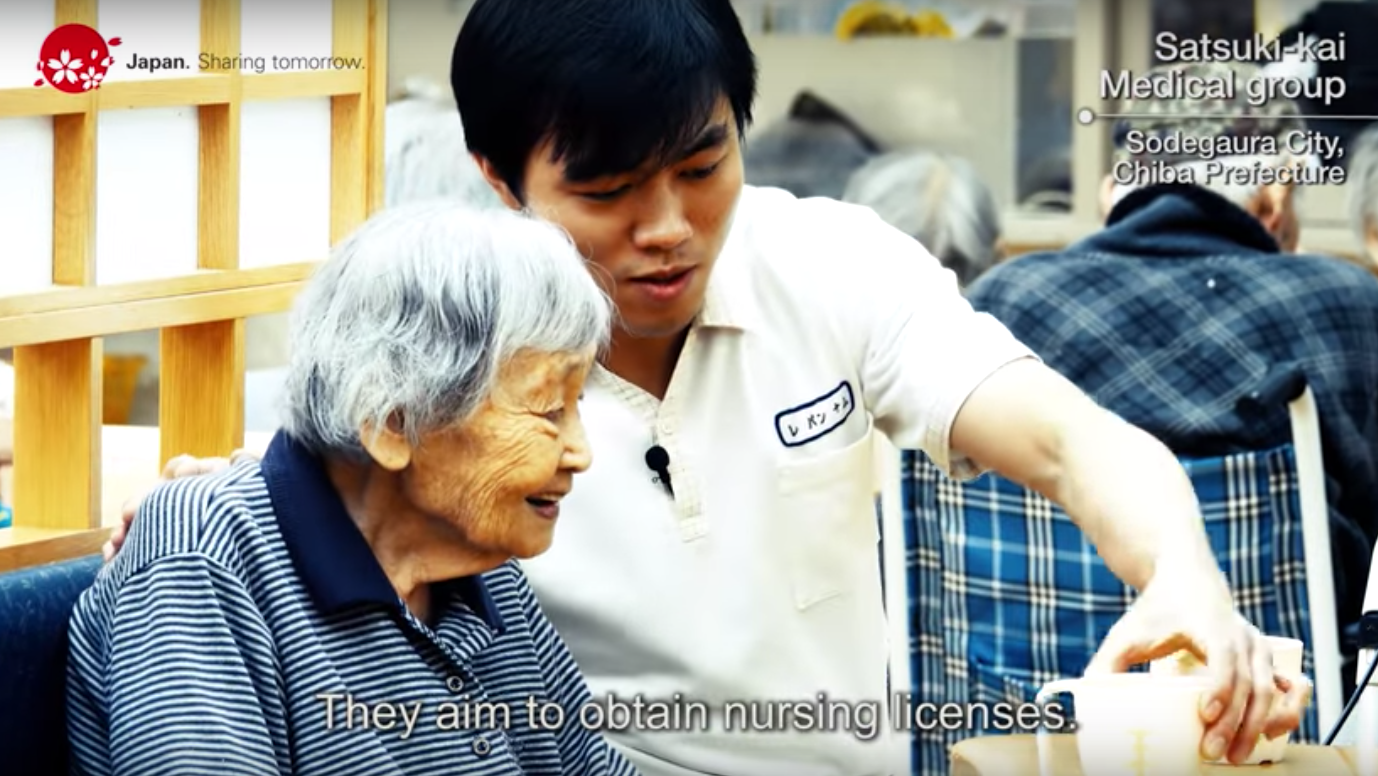 Van phong Thu tuong Nhat quang ba clip 'nguoi Viet cham chi' hinh anh