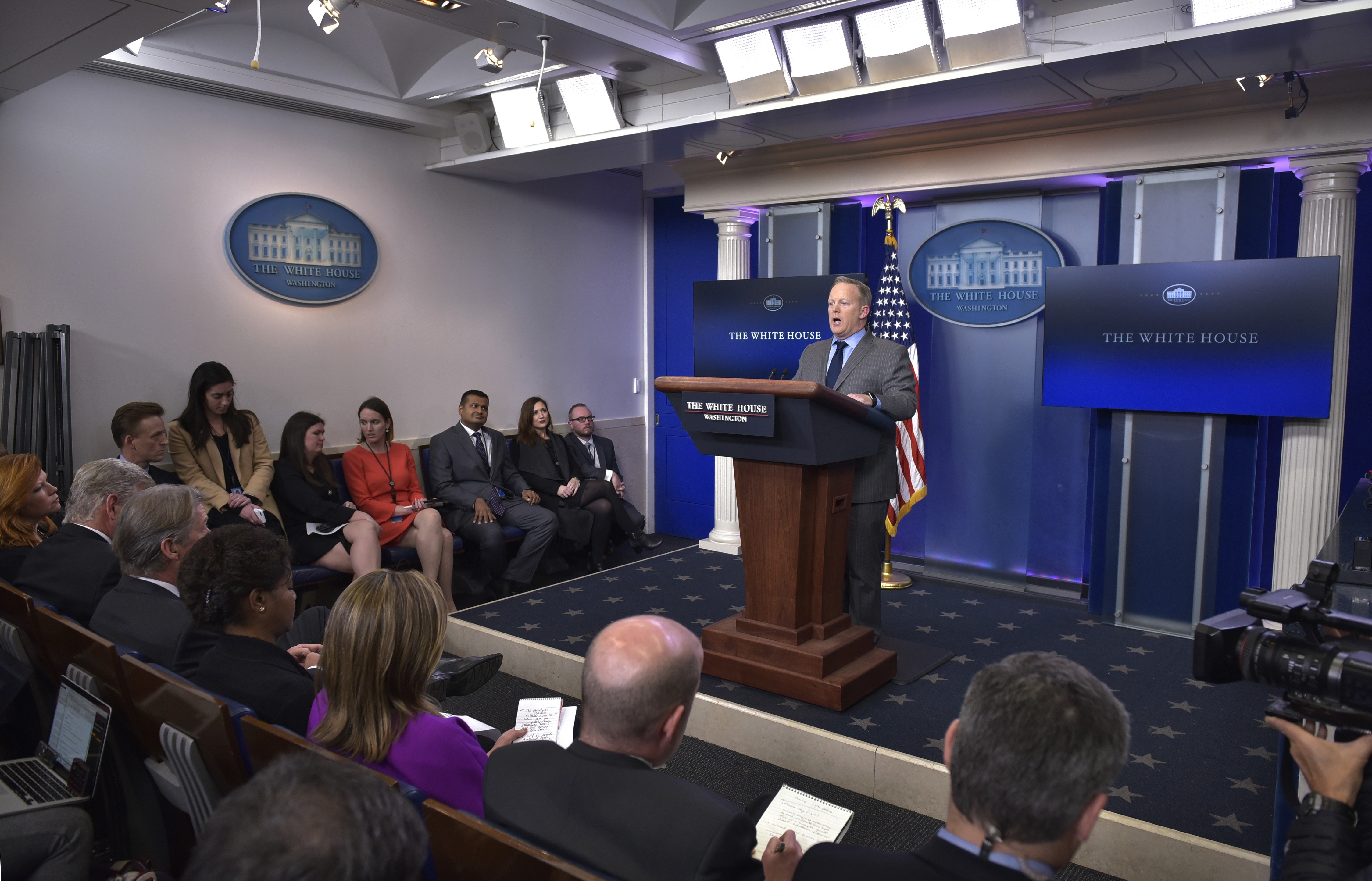 Cuộc chiến Trump và báo chí ảnh 2 Cuoc chien Trump va bao chi anh 2