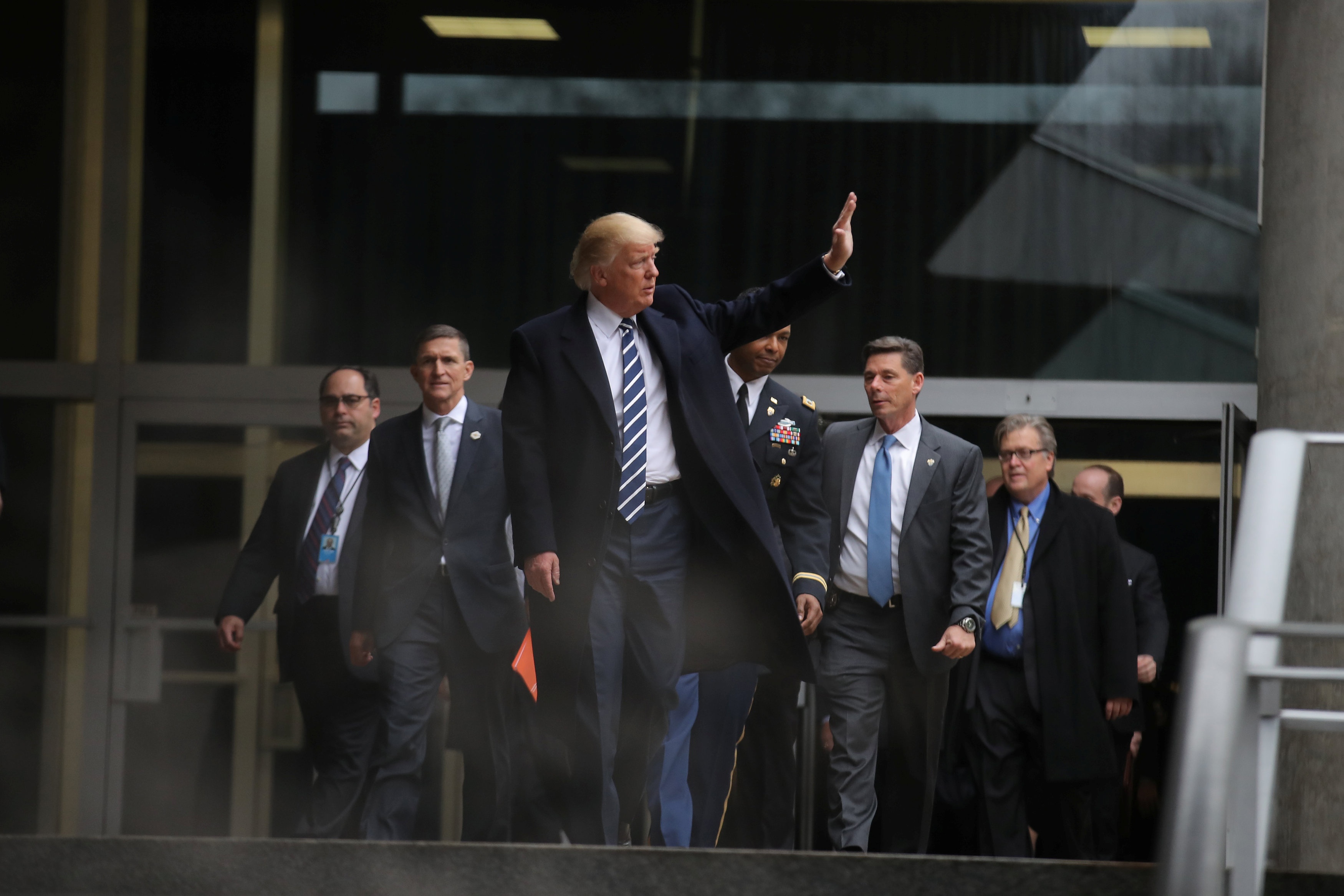 Mot tuan Donald Trump lam tong thong anh 5