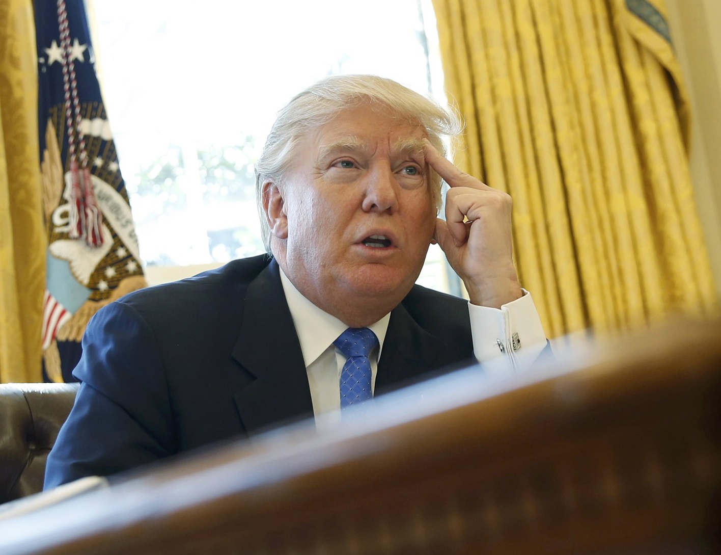 Trump trach Obama da 'de' Trung Quoc xay dung o Bien Dong hinh anh