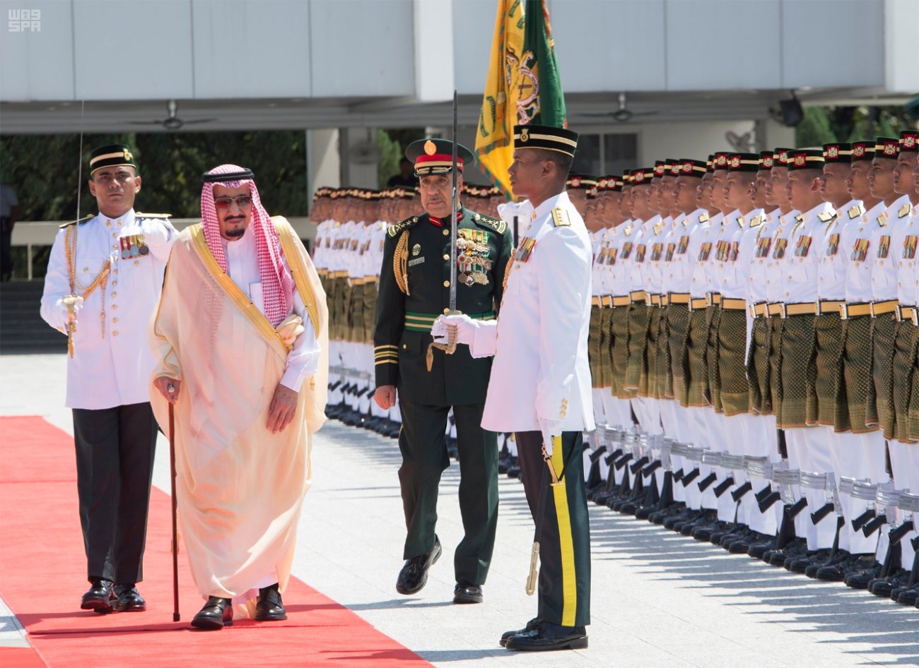 Quoc vuong Saudi Arabia bat dau thang vieng tham chau A hinh anh