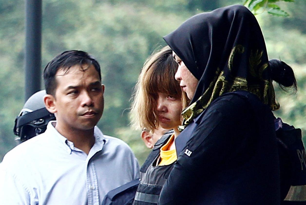 Doan Thi Huong tung tap duot xit chat long o Campuchia? hinh anh