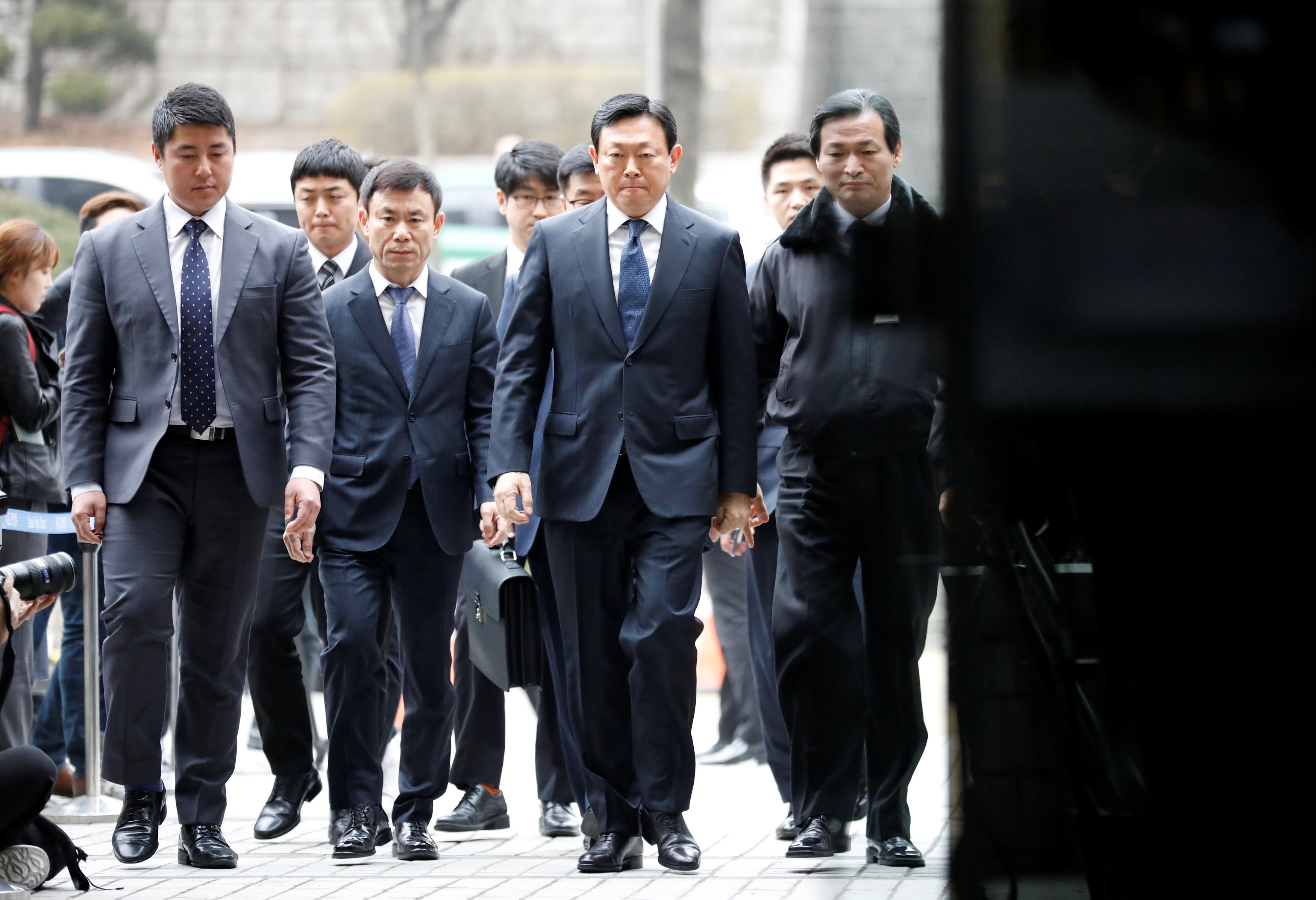 Gia dinh Lotte cung hau toa vi be boi cua cuu tong thong Park hinh anh