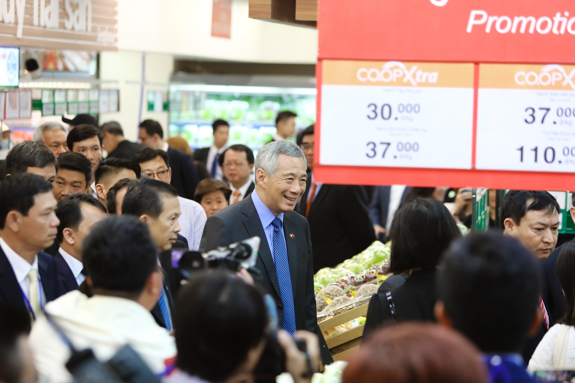 Ly Hien Long selfie o Viet Nam anh 9