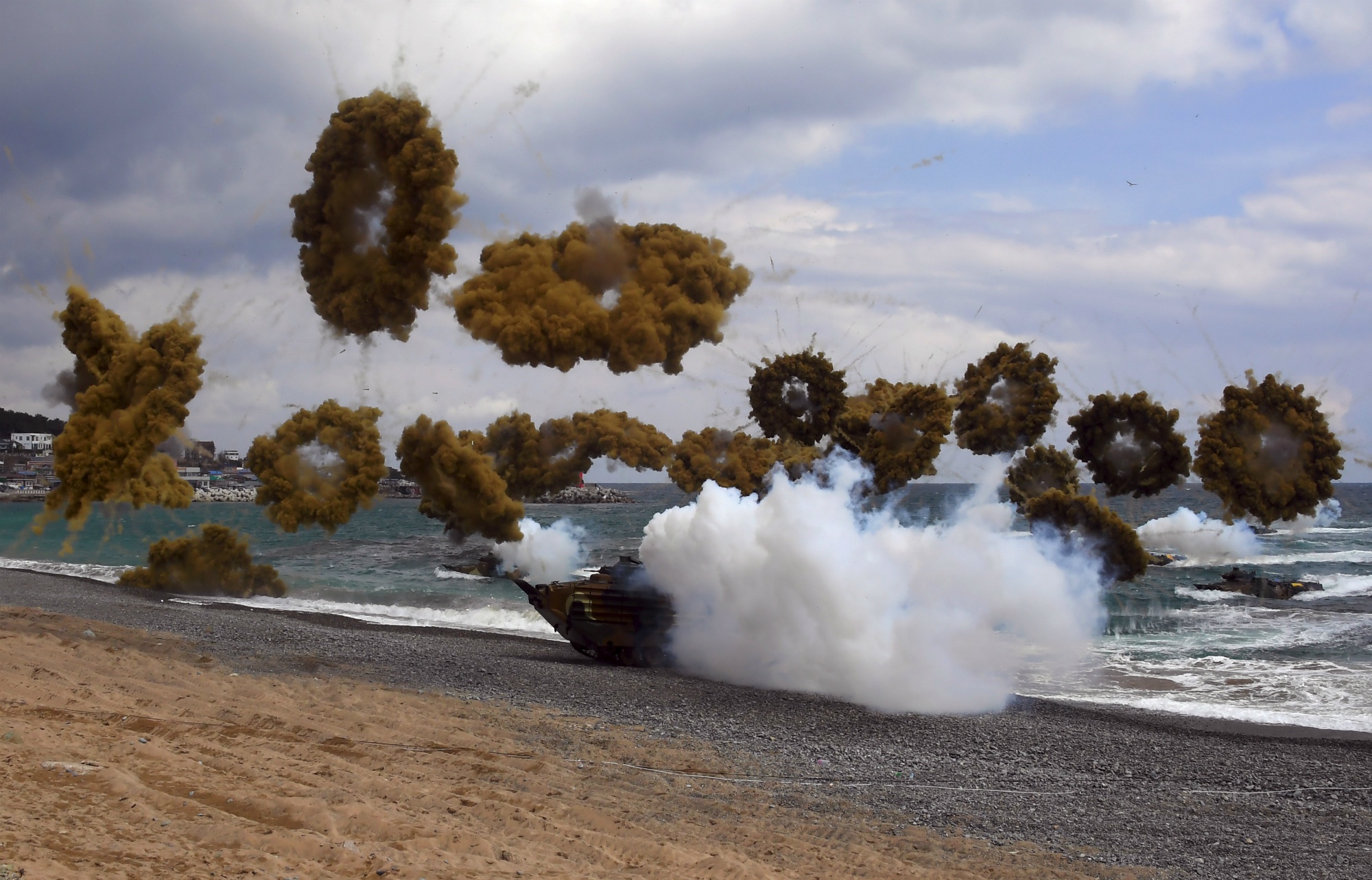 tap tran ung pho tau ngam Trieu Tien anh 3