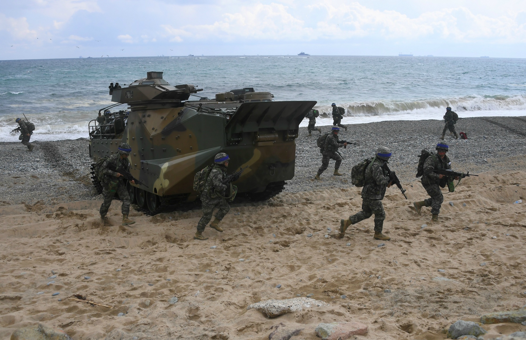 tap tran ung pho tau ngam Trieu Tien anh 7