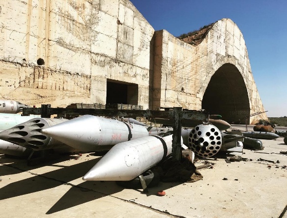 Hinh anh dau tien tai can cu khong quan bi My na Tomahawk hinh anh