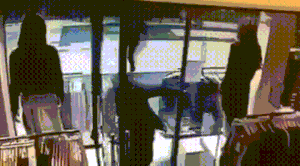 Khoanh khac xe tai gay ra vu tan cong dam mau o Thuy Dien hinh anh