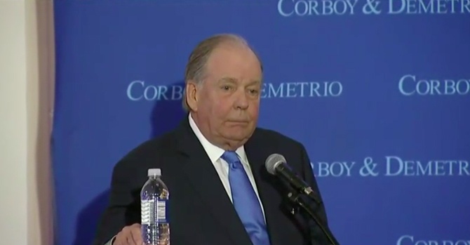 David Dao bị lôi khỏi máy bay ảnh 2 David Dao bi loi khoi may bay anh 2