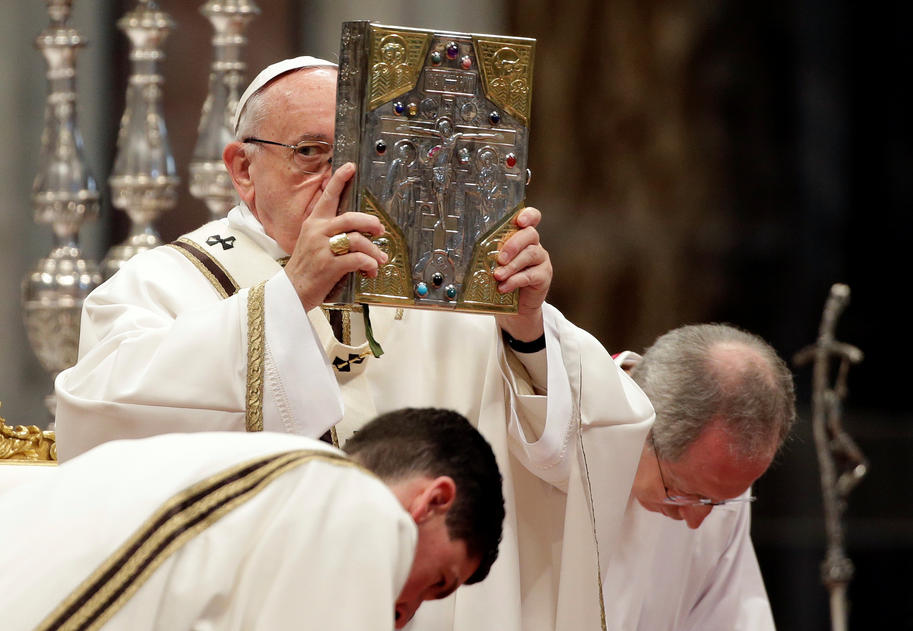 Giao hoang rua chan cho tu nhan anh 5