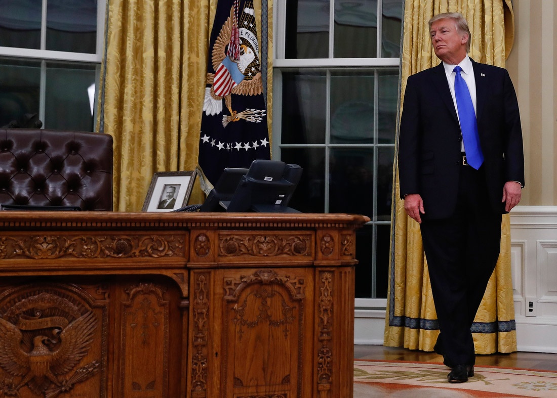 100 ngay cua Trump anh 6