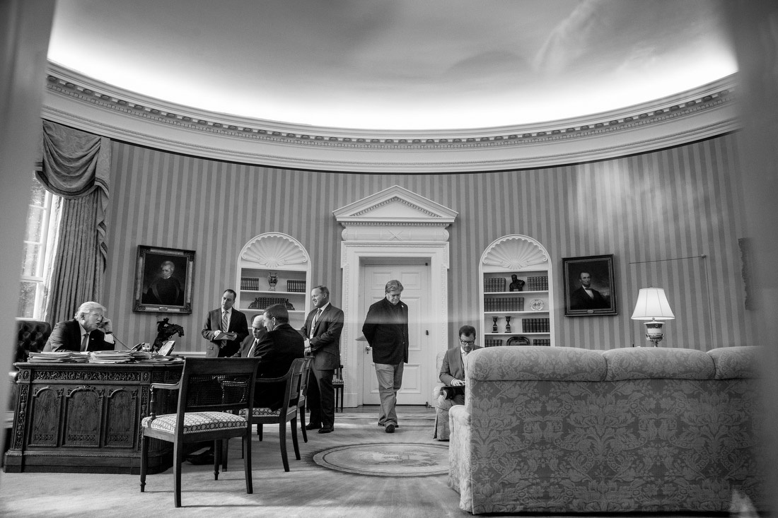 100 ngay cua Trump anh 4