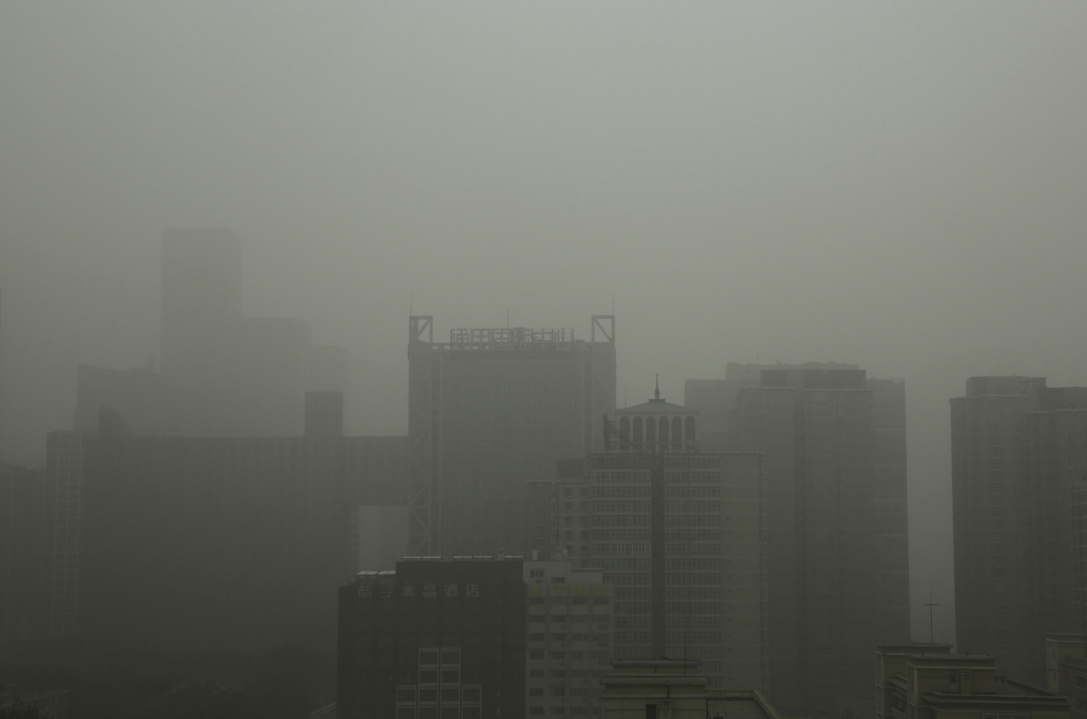 Bac Kinh trong nhung ngay bui mu vi bao cat hinh anh