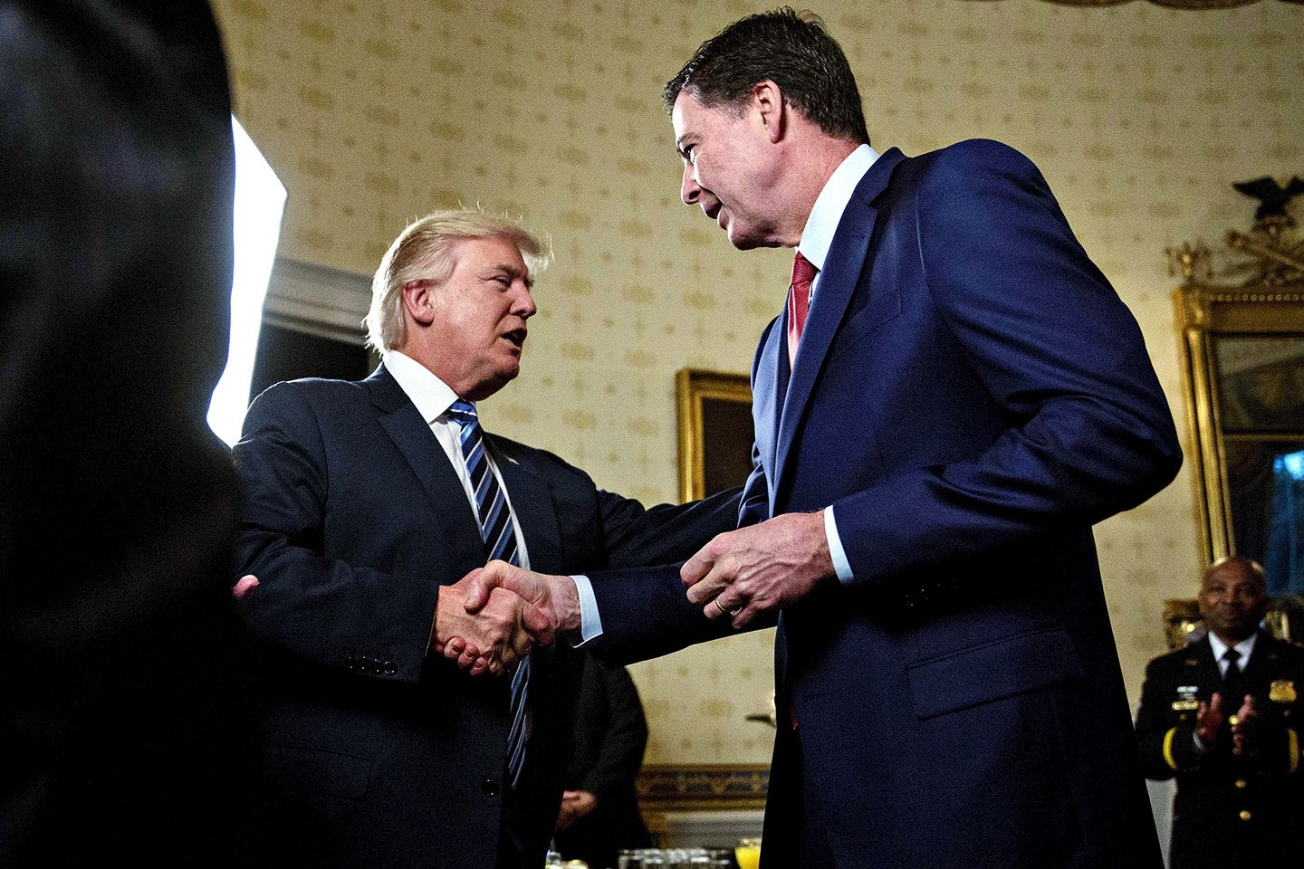 Trump sa thải giám đốc FBI ảnh 2 Trump sa thai giam doc FBI anh 2