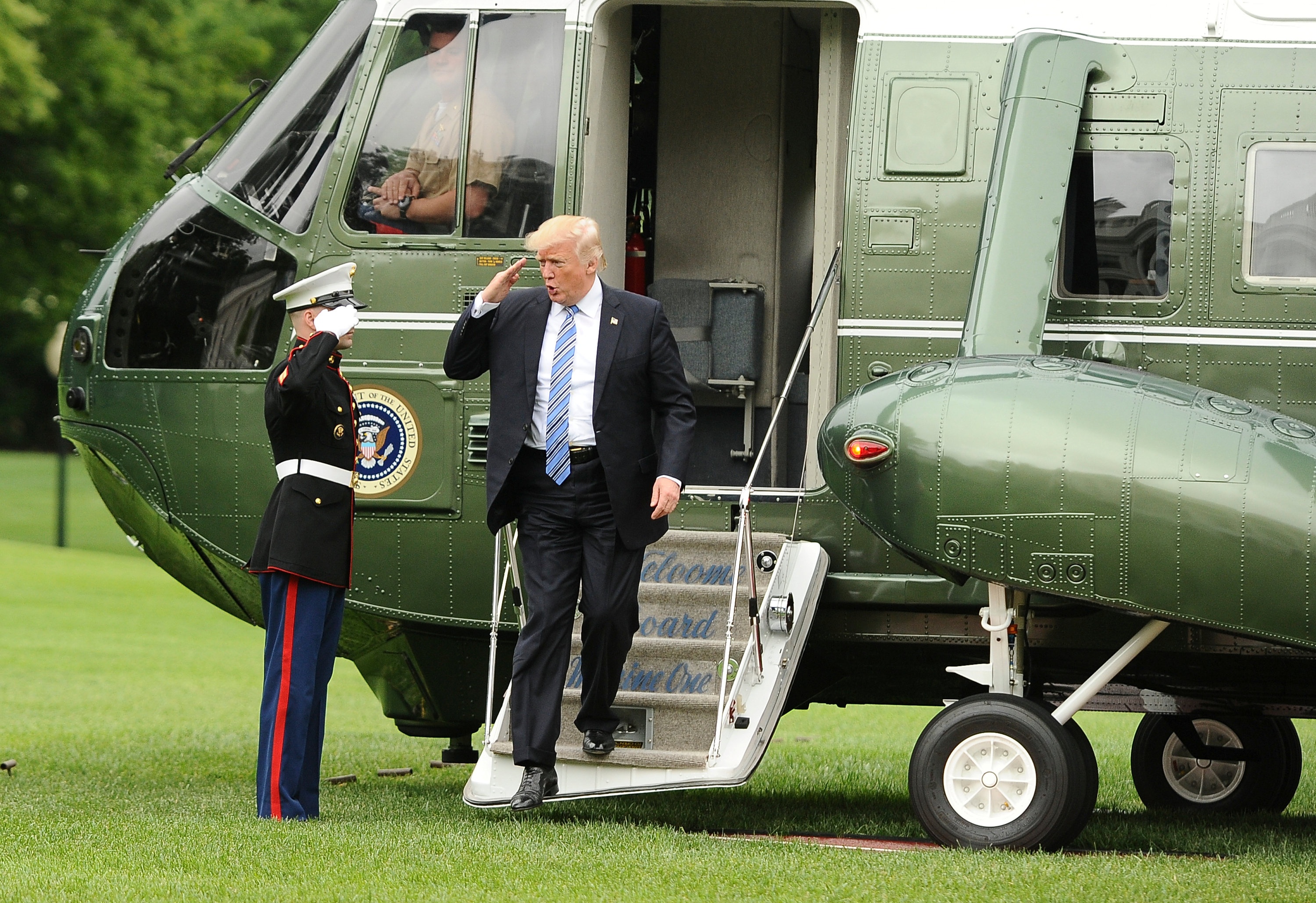 Chia se tin mat voi Nga, Trump danh mat niem tin cua cac dong minh hinh anh