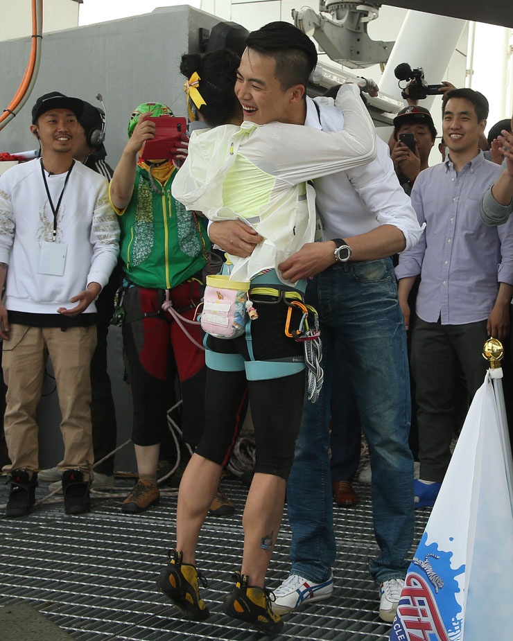 leo toa nha cao nhat Han Quoc anh 8