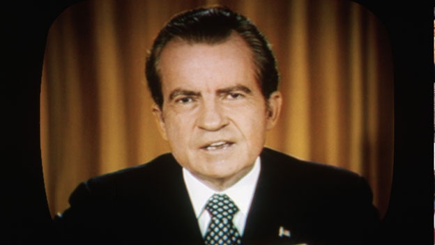 Be boi Watergate: Nixon sup do, chinh tri My mai mai thay doi hinh anh