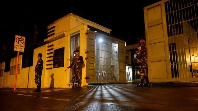 Dao mien nam Philippines bat dau thoi ky thiet quan luat hinh anh