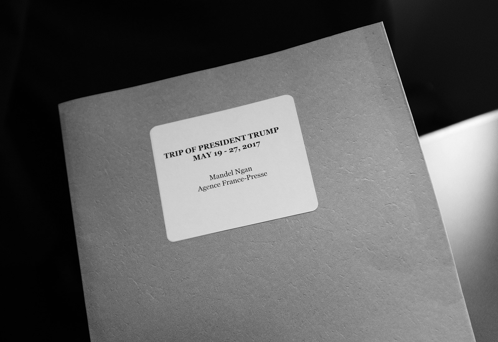 Trump cong du nuoc ngoai anh 1