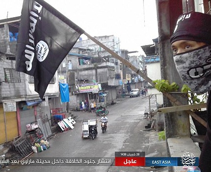 Nhung ten khung bo o tuoi thieu nien tai Marawi hinh anh