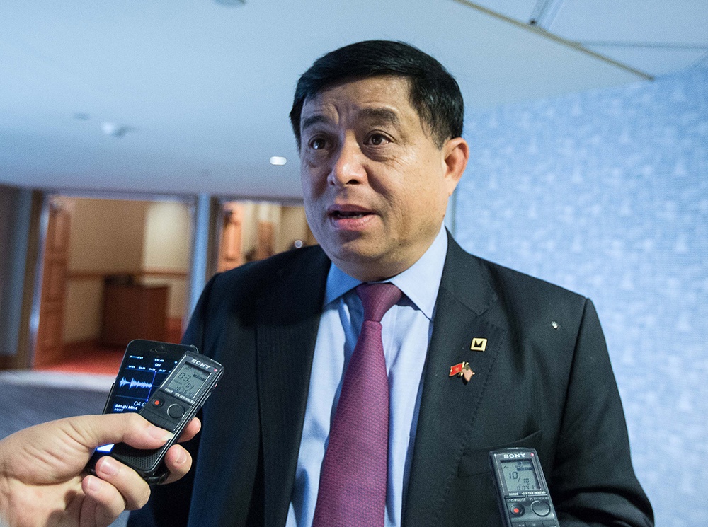 Bo truong Nguyen Chi Dung: Nha dau tu My khong nen cham chan o VN hinh anh