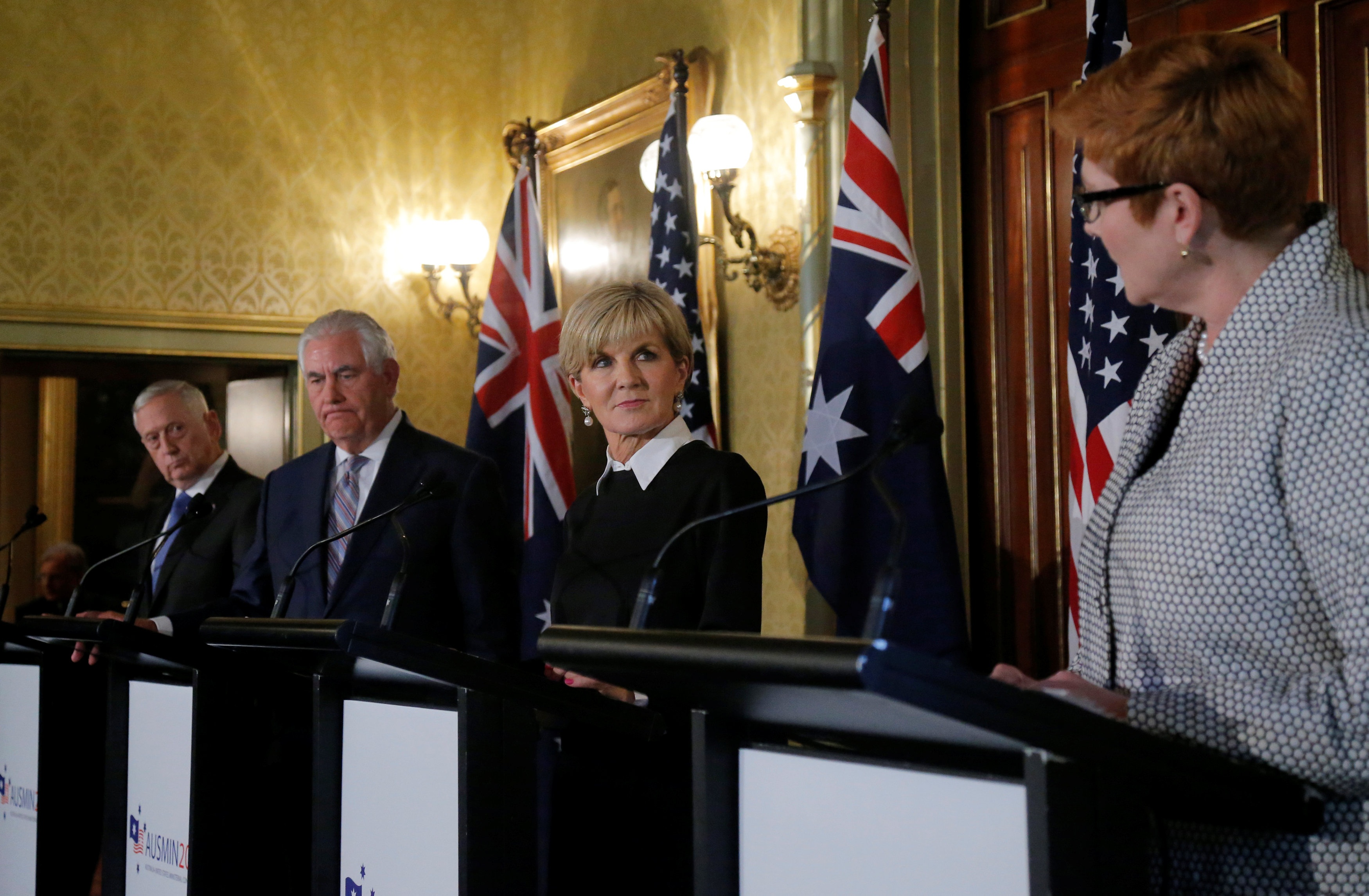 Trung Quoc xay dao tren Bien Dong anh 2