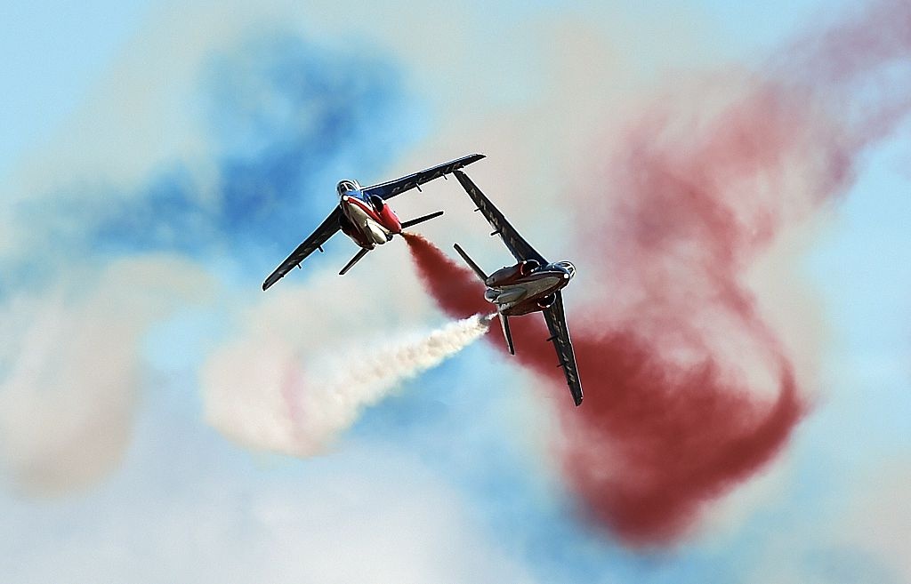 Tuong Phap bi to dung may bay cong di nghi cuoi tuan hinh anh