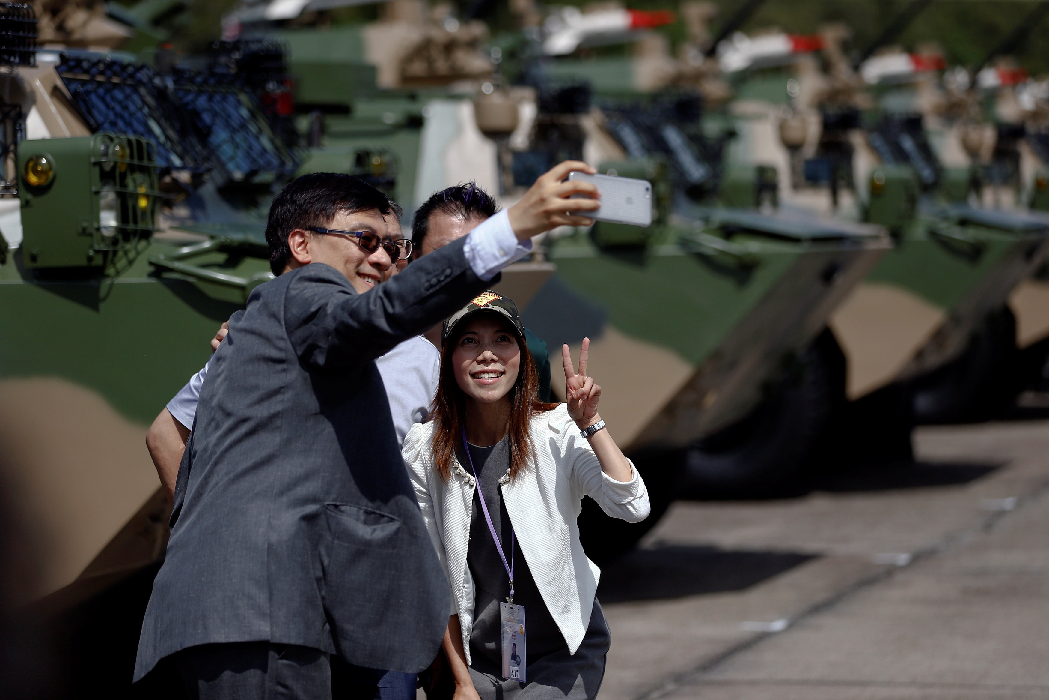 Tap Can Binh o Hong Kong anh 2