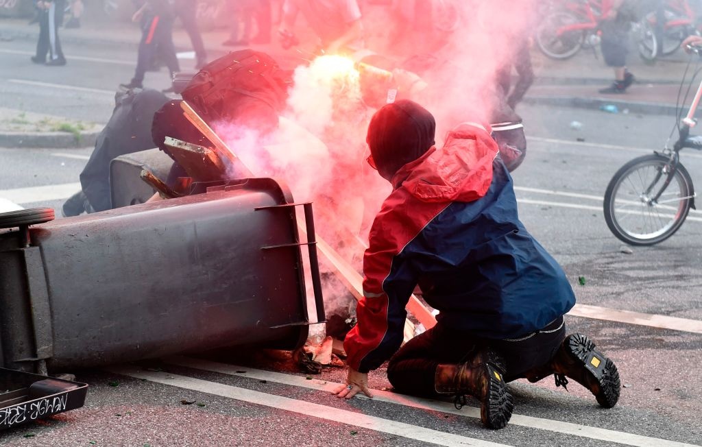 Bieu tinh bao luc ben ngoai hoi nghi G20 hinh anh