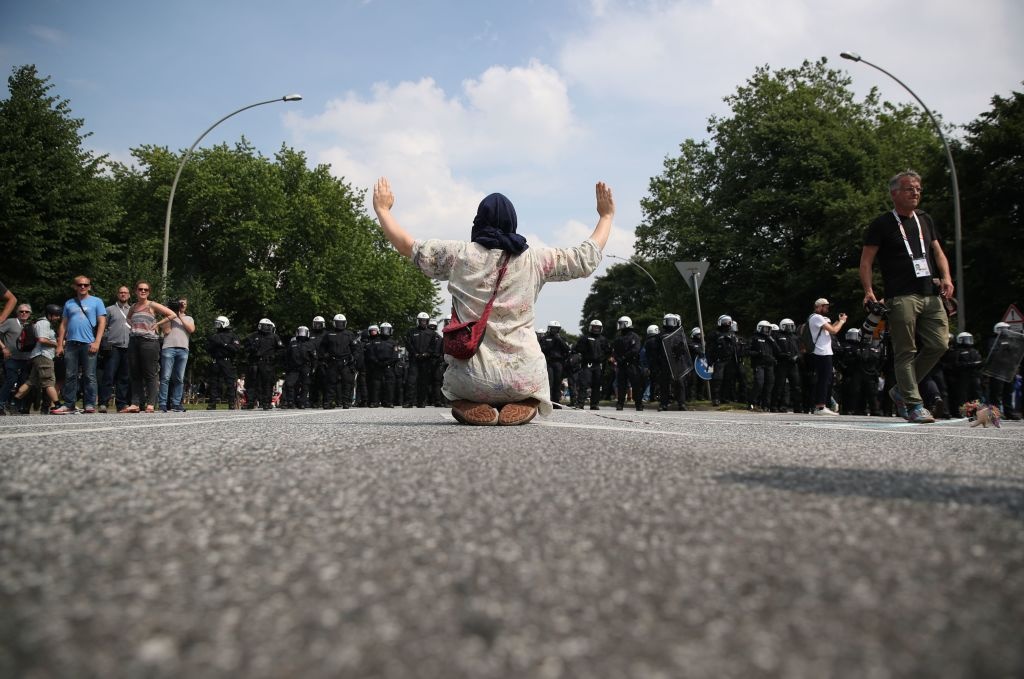 bieu tinh ben ngoai G20 anh 6