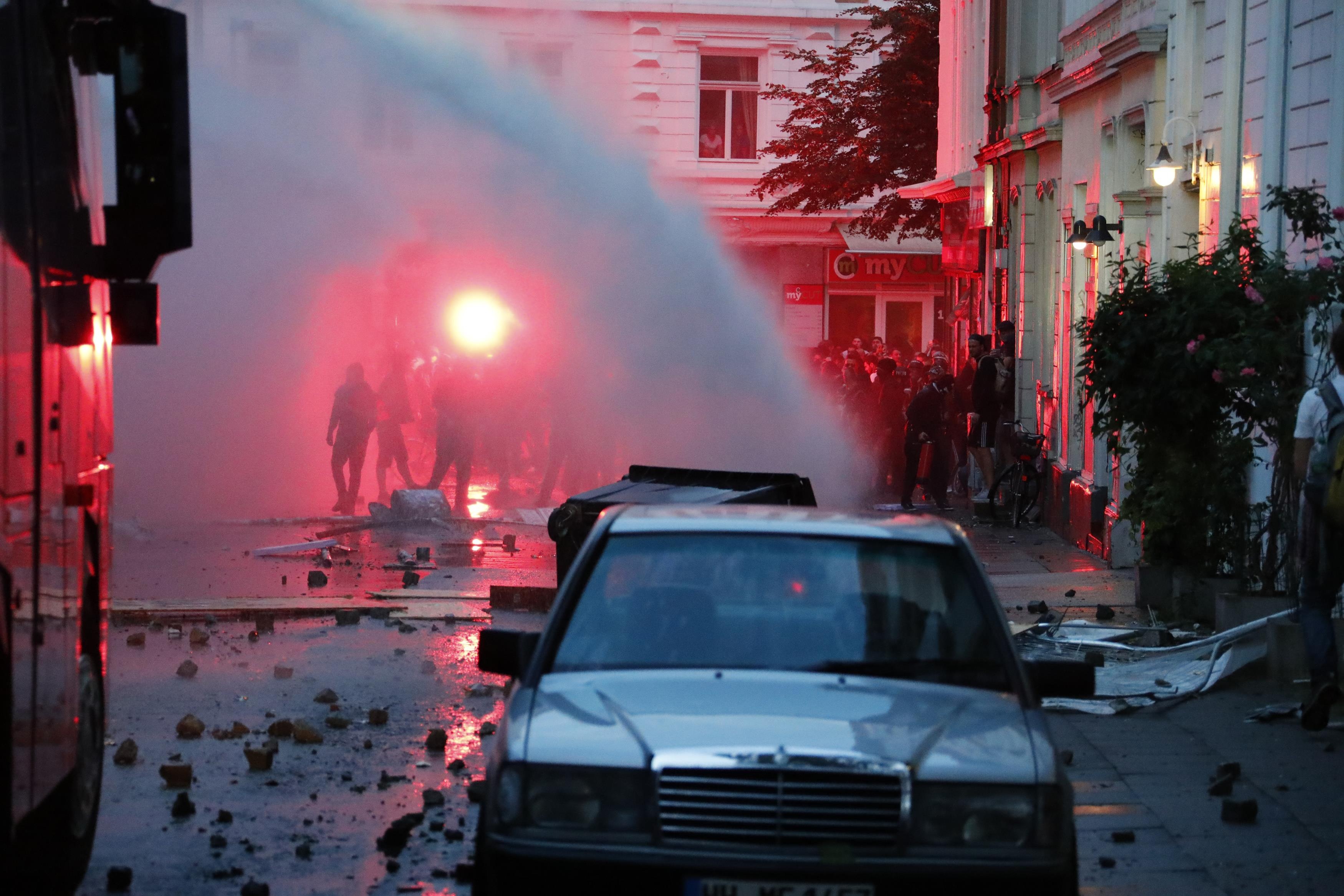 bieu tinh ben ngoai G20 anh 3